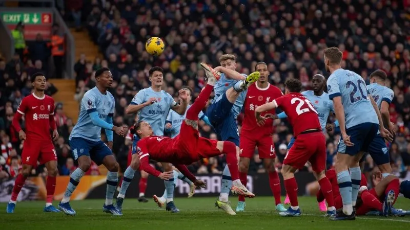 Brentford đấu với Liverpool 01