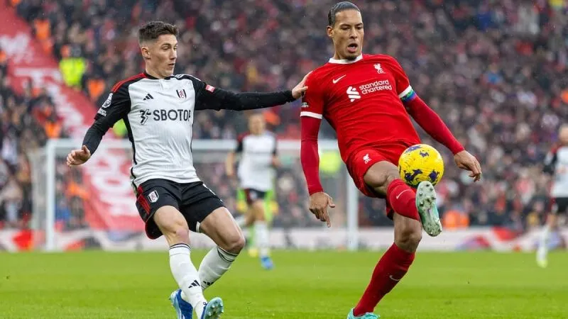 Liverpool đấu với Fulham 02