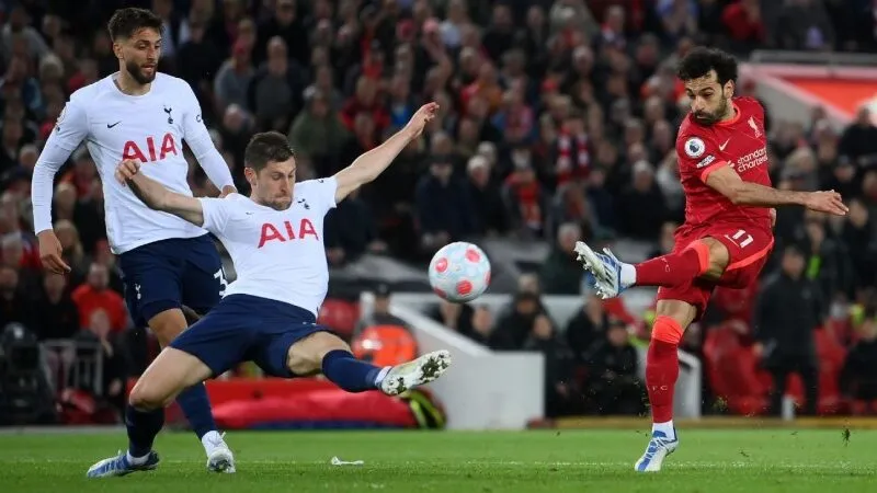 Tottenham đấu với Liverpool 01