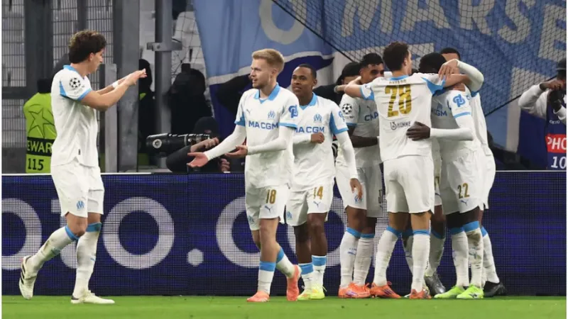 Chiến thuật và các điểm nóng trên sân