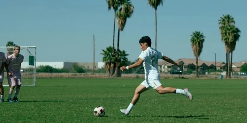 Cẩm Nang Cá Cược Bóng Đá - Săn Trúng Kèo Thơm, Chơi Cực Đã